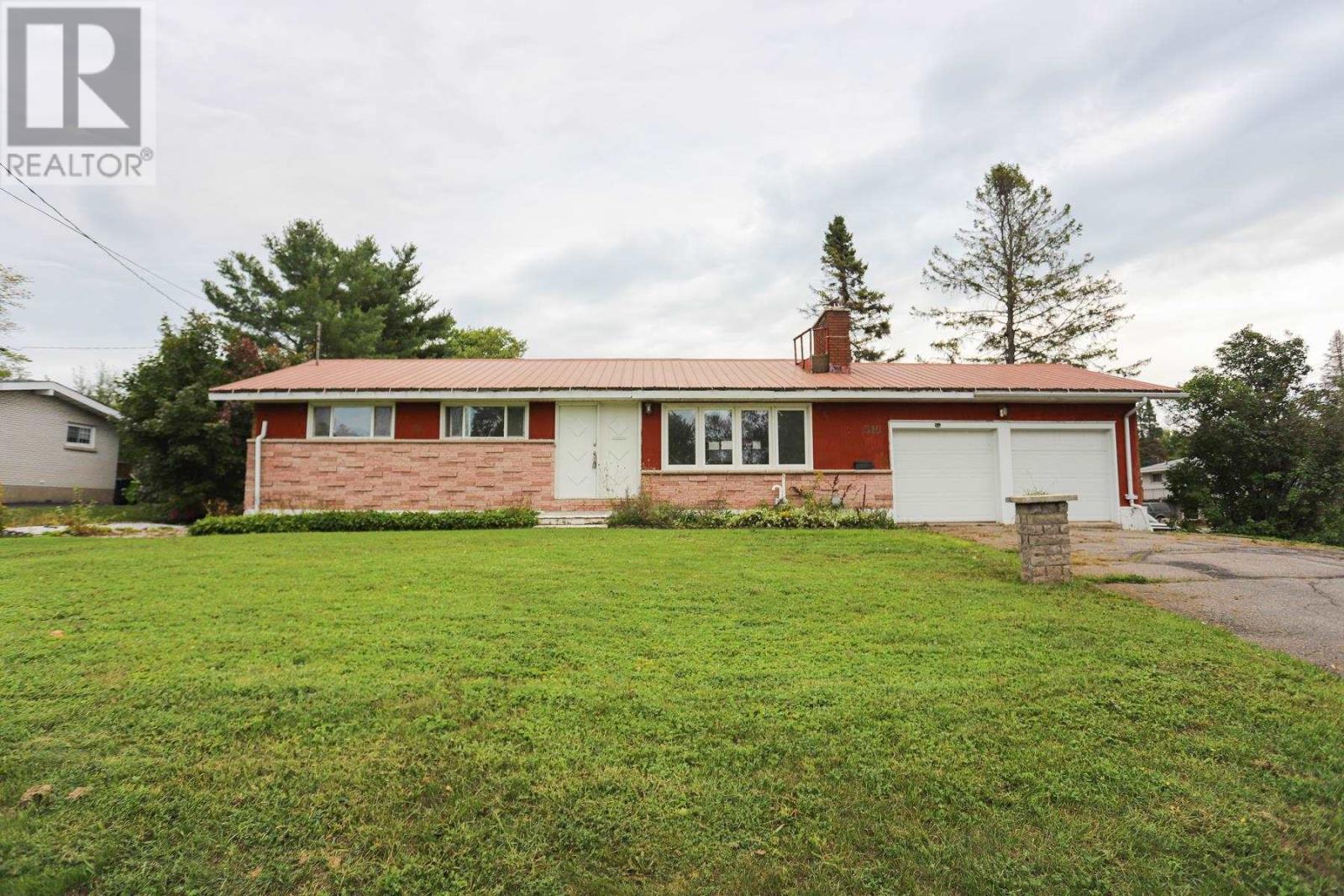 310 St Patrick St, Sault Ste. Marie, ON P6C 3S9