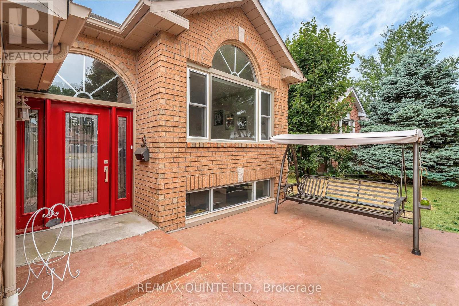 2 Marchmont Pl, Belleville, ON K8P 5E5