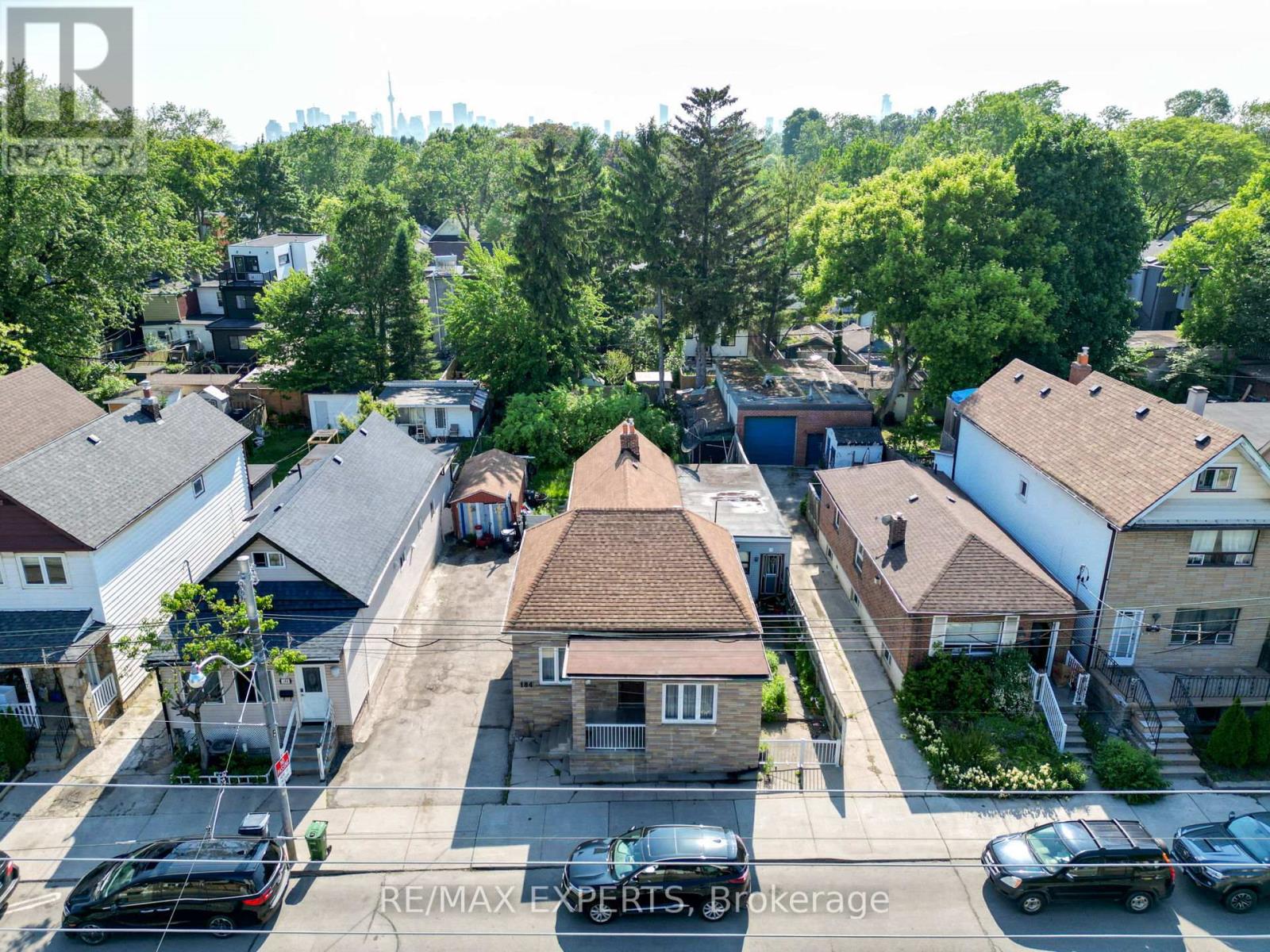 184 Coxwell Ave, Toronto, ON M4L 3B2