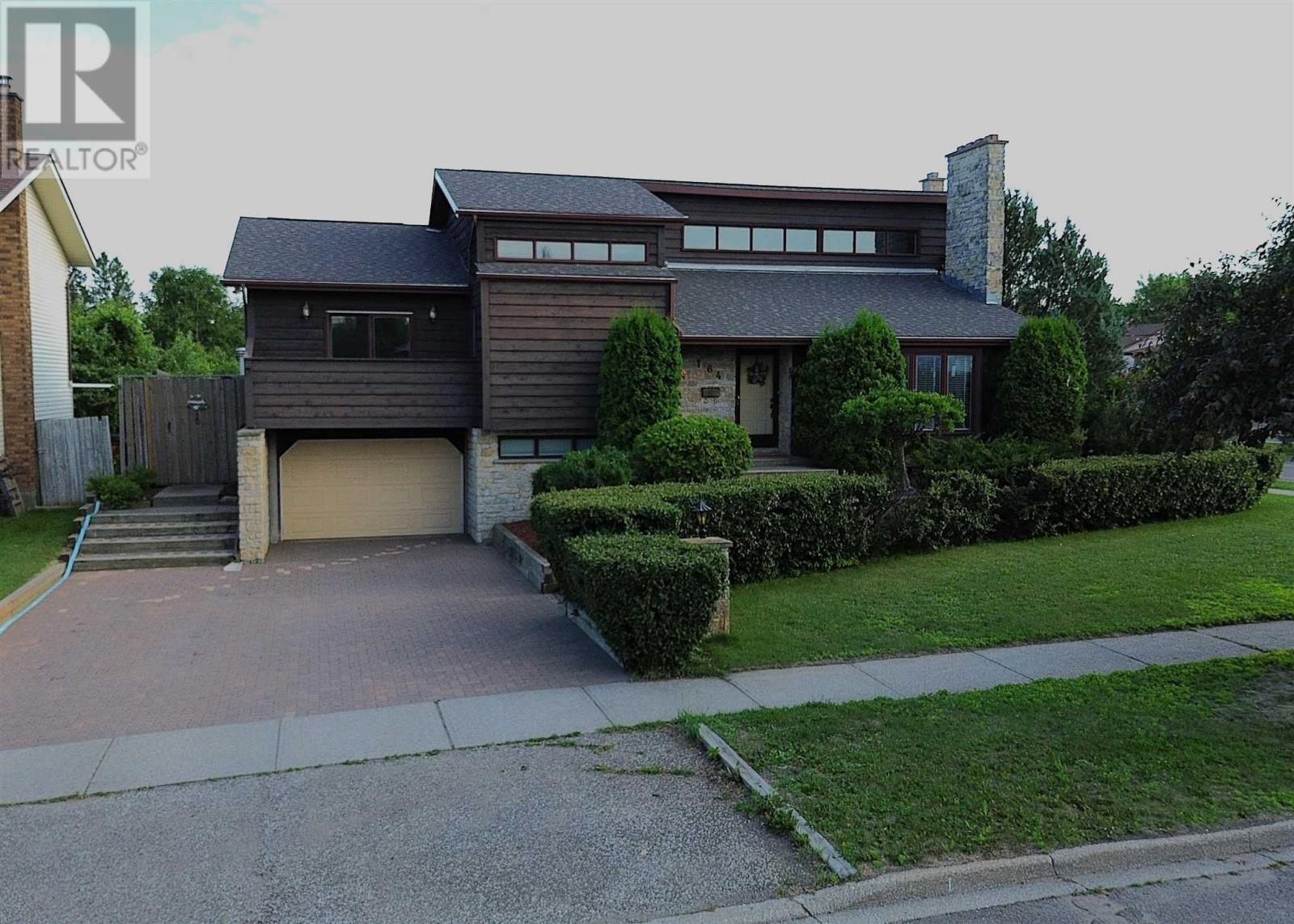 164 Iris Cres, Thunder Bay, ON P7A 8A1
