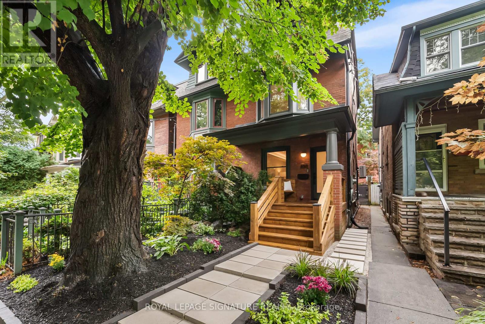 820 Palmerston Ave, Toronto, ON M6G 1W3