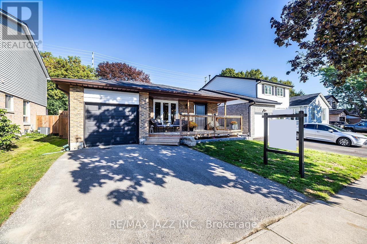 541 Galahad Dr, Oshawa, ON L1K 1L9