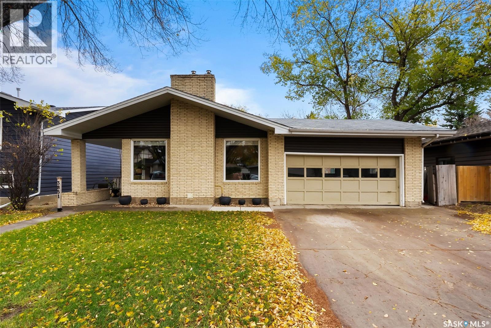3851 Montague St, Regina, SK S4S 3J6