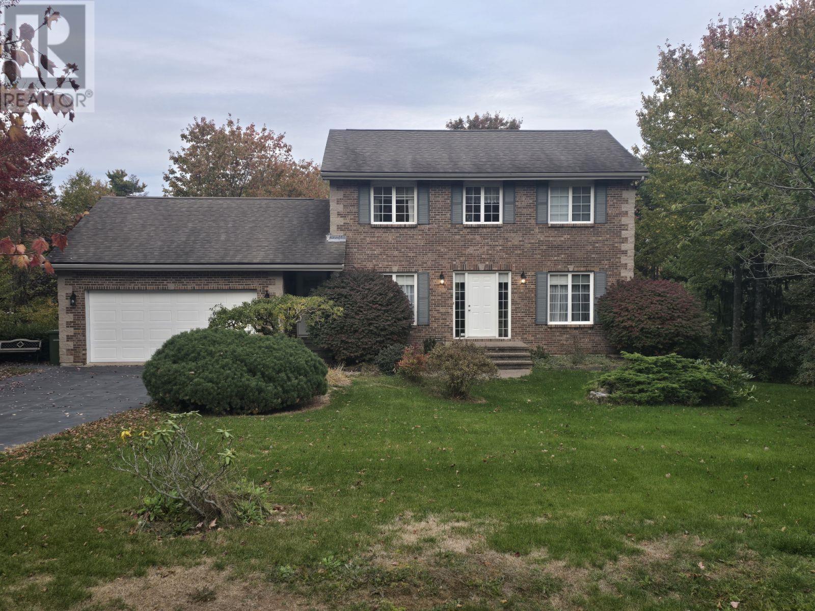 14 Lakefront Dr, Hammonds Plains, NS B4B 1L3