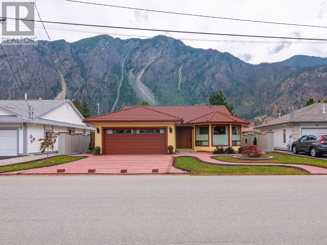 713 12 Avenue, Keremeos, BC V0X 1N3