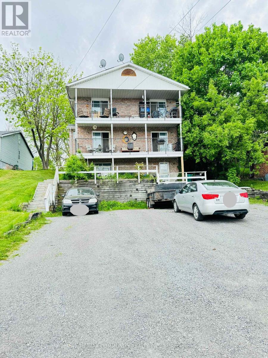 60 Wallbridge Cres, Belleville, ON K8P 1Z4
