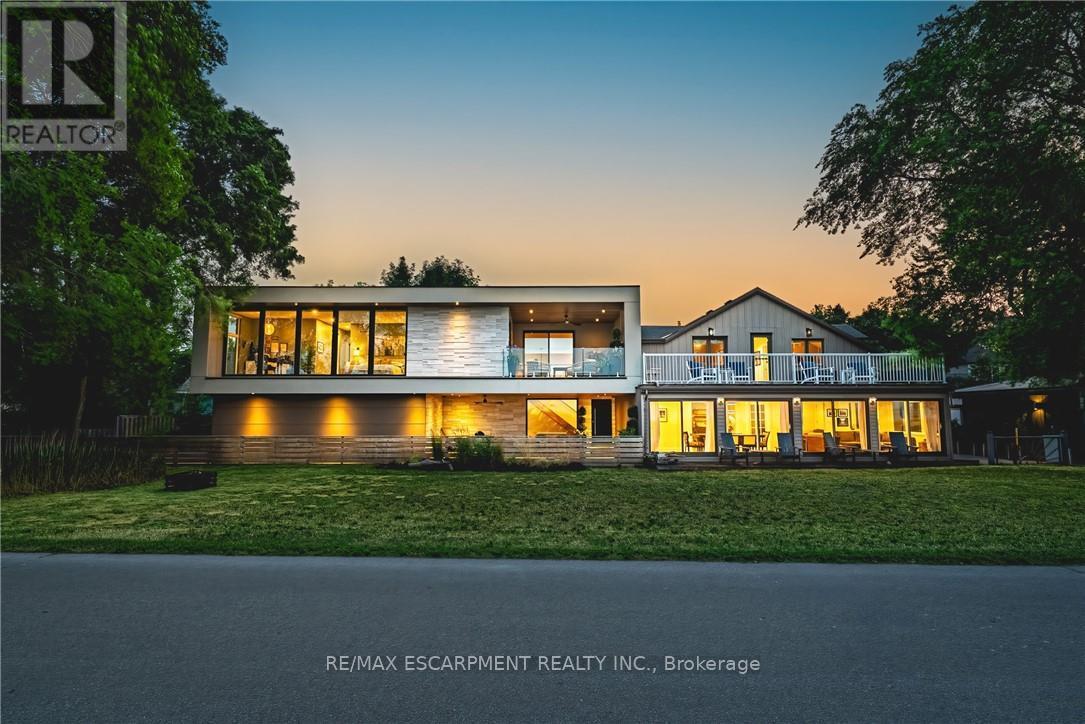 5 Dexter Ave, Hamilton, ON L8H 7C7
