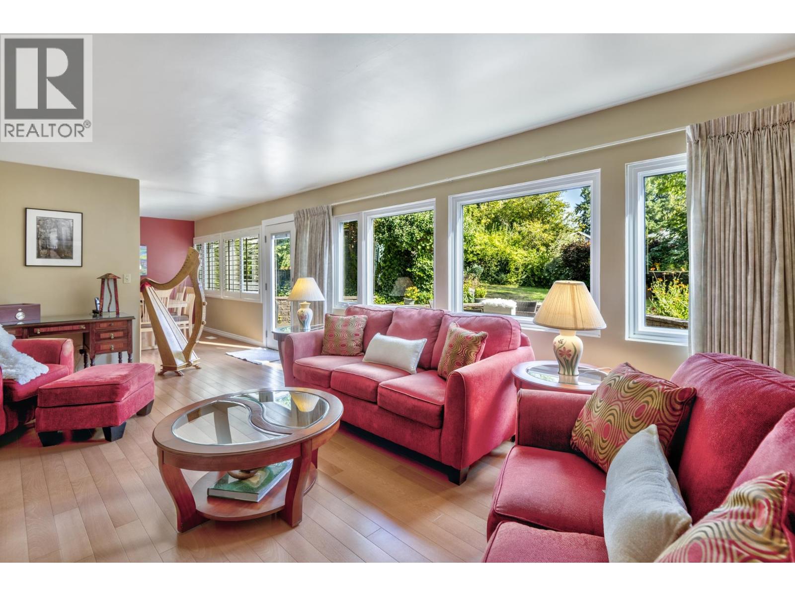 884 Eildon St, Port Moody, BC V3H 1B3