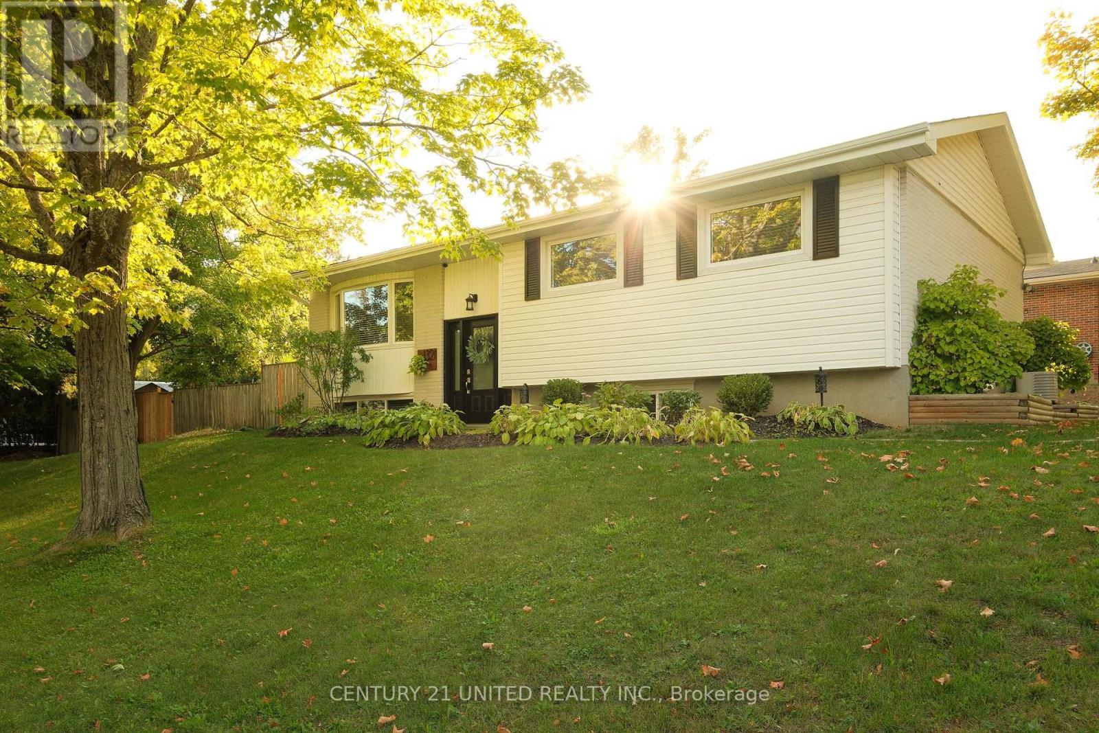 1321 Keewatin Blvd Ward 5 Blvd, Peterborough, ON K9H 6X4