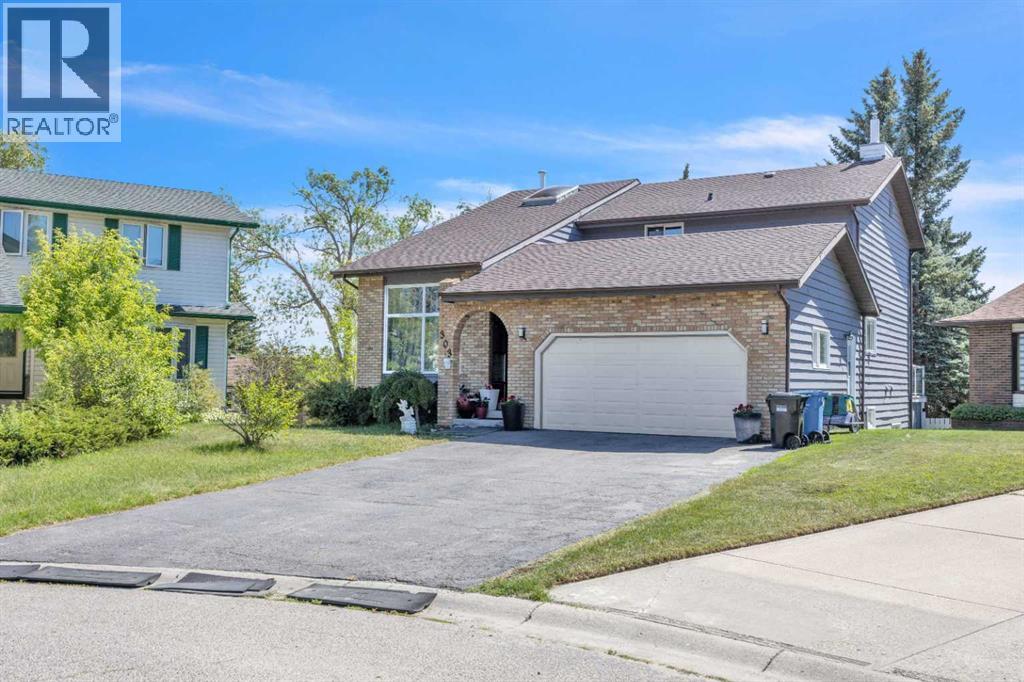 303 Ranchridge Bay NW, Calgary, AB T3G 1V5