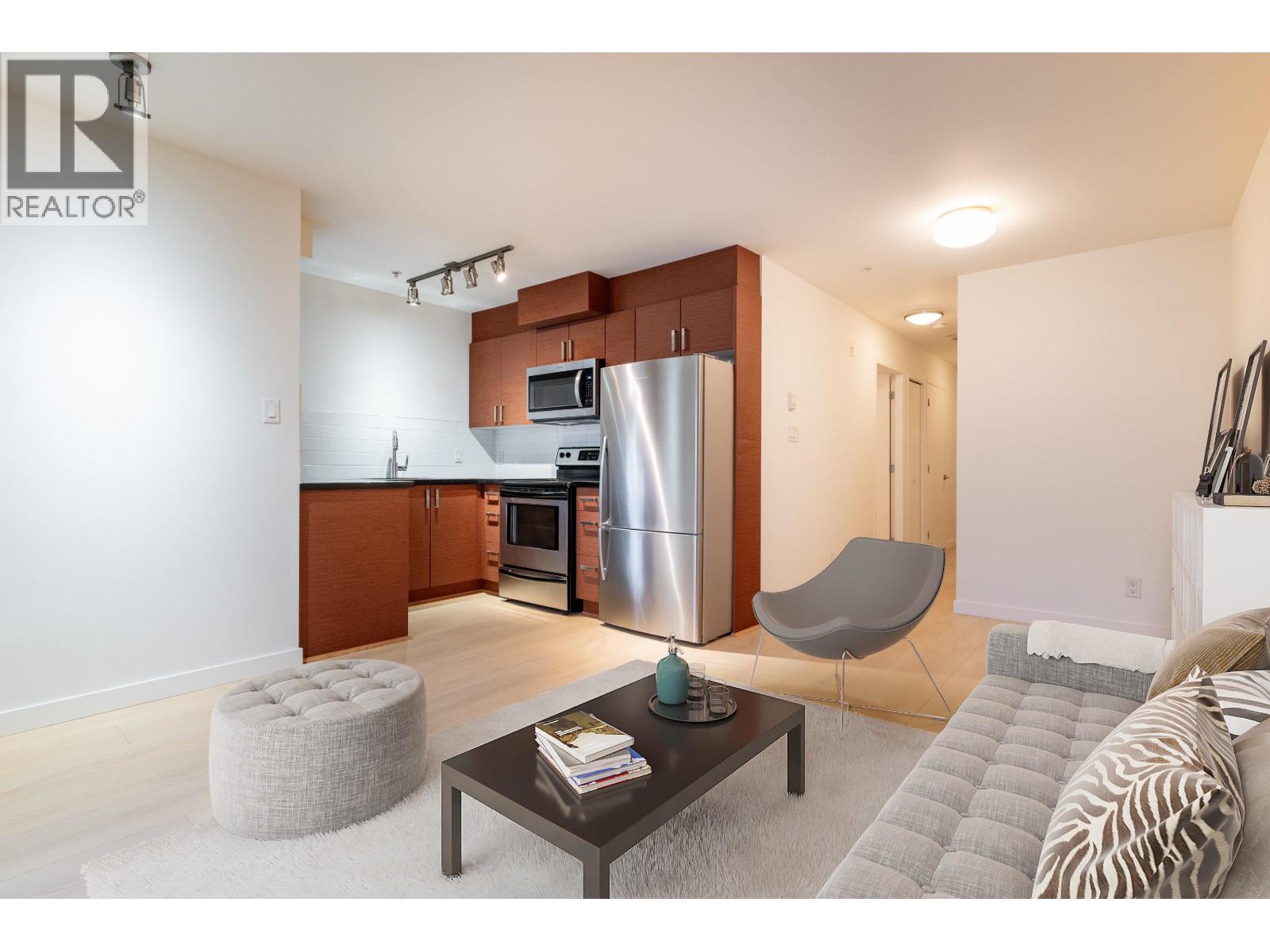 930 W 16th Avenue Unit 102, Vancouver, BC V5Z 1T2