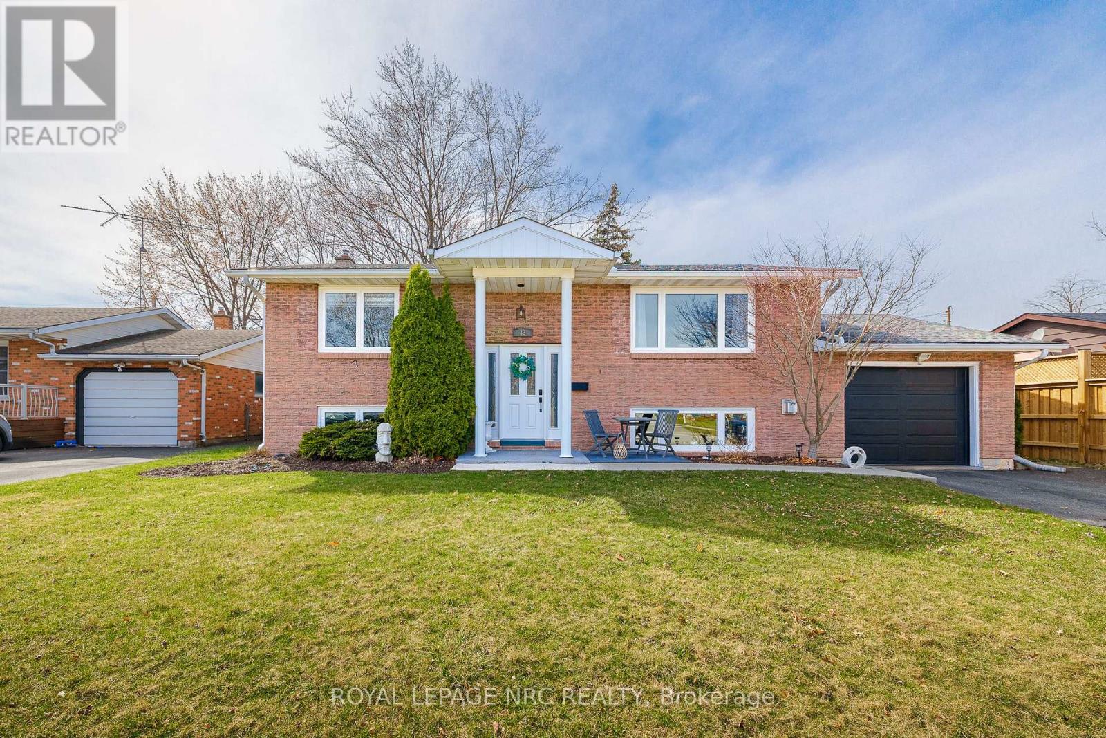 33 Idylwood Rd, Welland, ON L3C 1X2