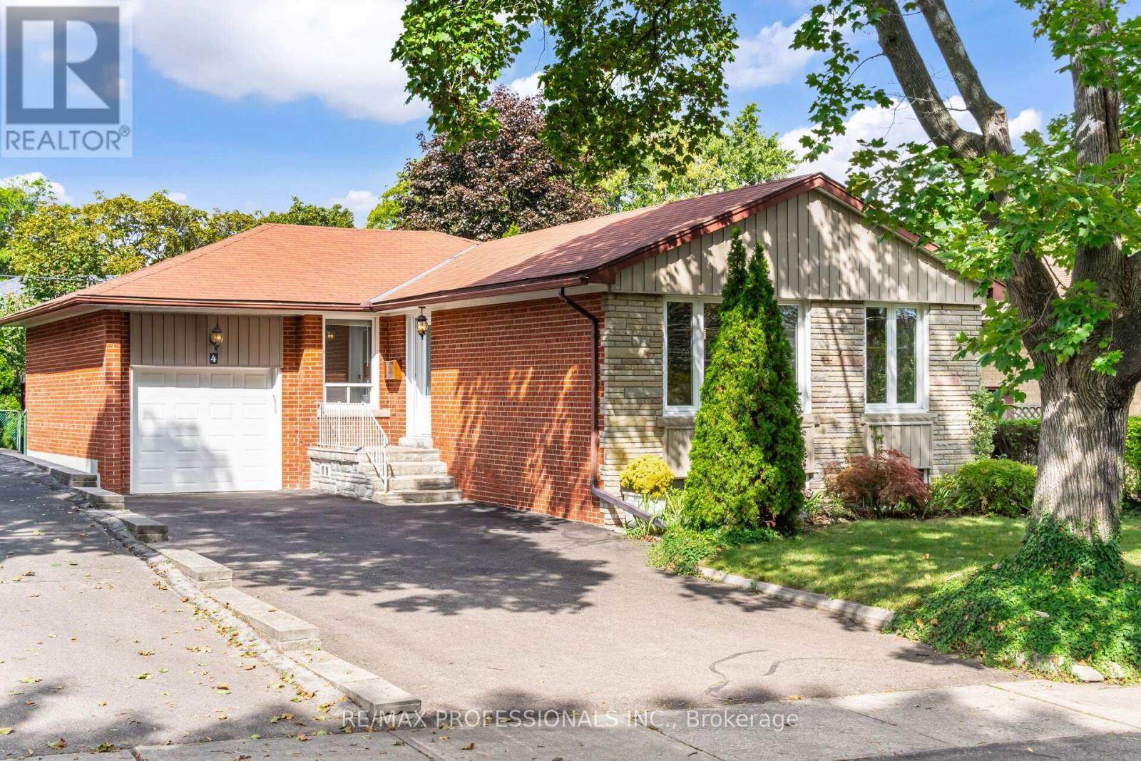 4 Lethbridge Ave, Toronto Kingsview Village-the Westway, ON M9P 2C9