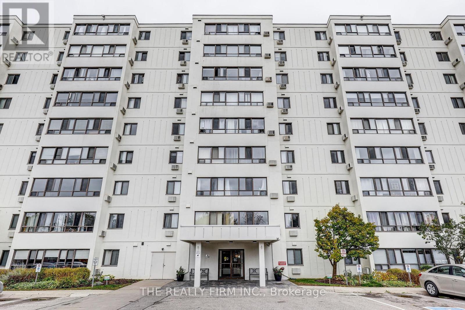910 135 Baseline Rd W, London, ON N6J 4W4