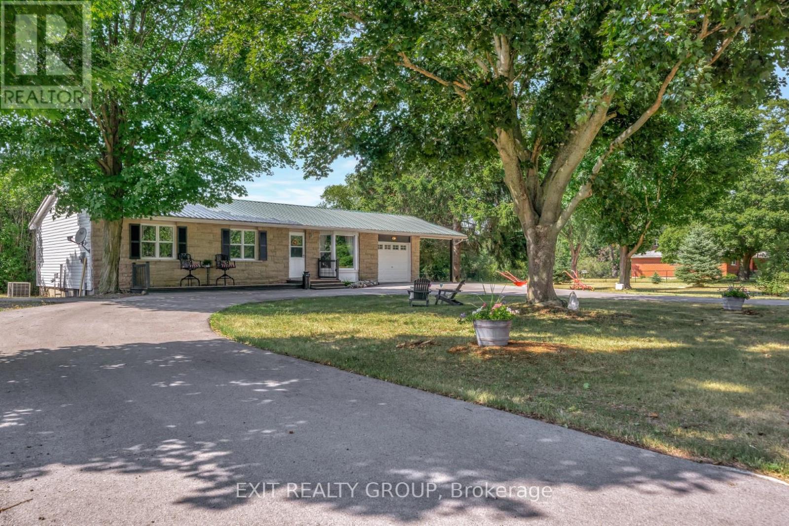 1476 County Rd 12, Prince Edward County Picton, ON K0K 2T0