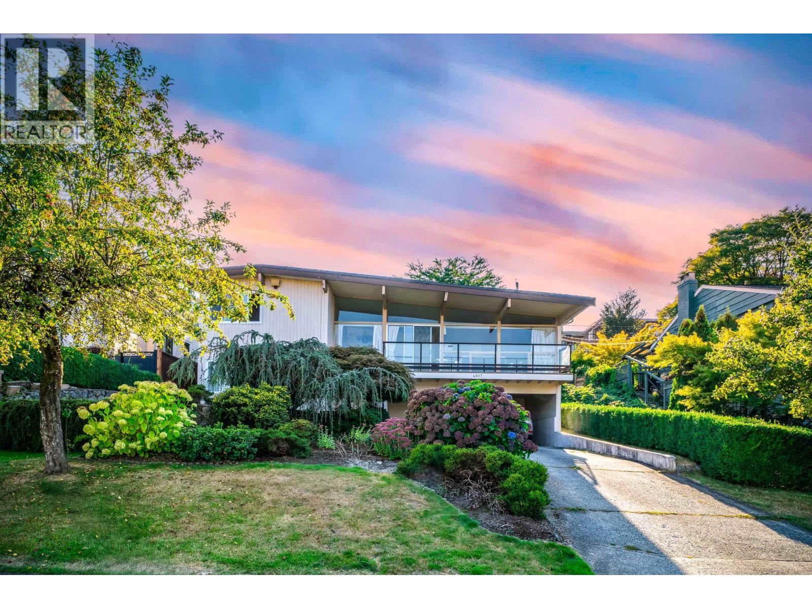 4807 Paton St, Vancouver, BC V6L 2H9