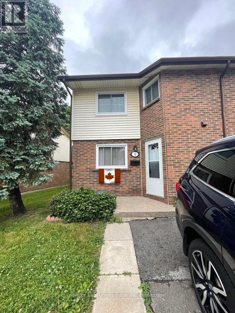 4 5982 Dunn St, Niagara Falls, ON L2G 7J9