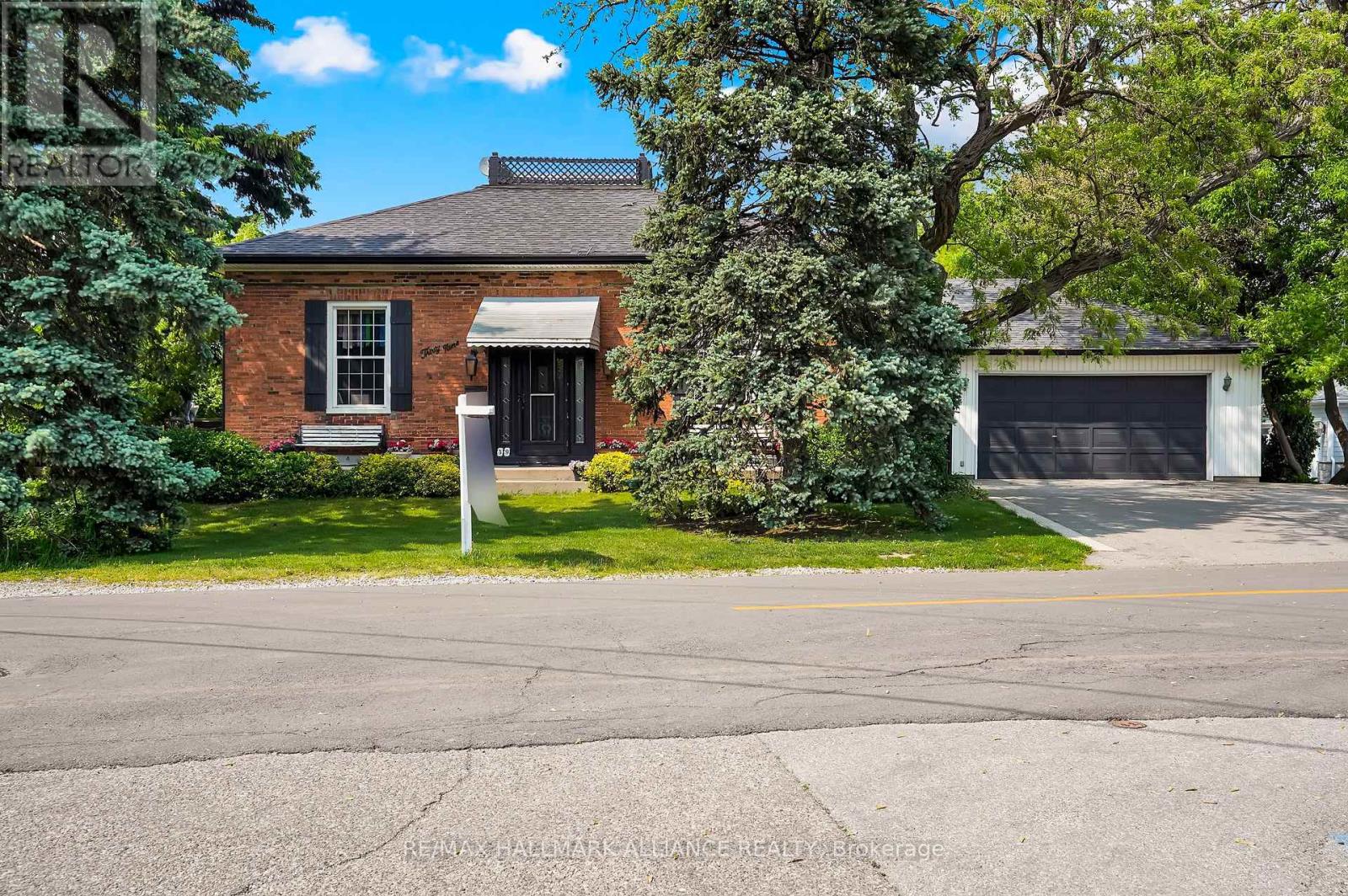 39 Lakeview Dr, Hamilton, ON L8E 4X2