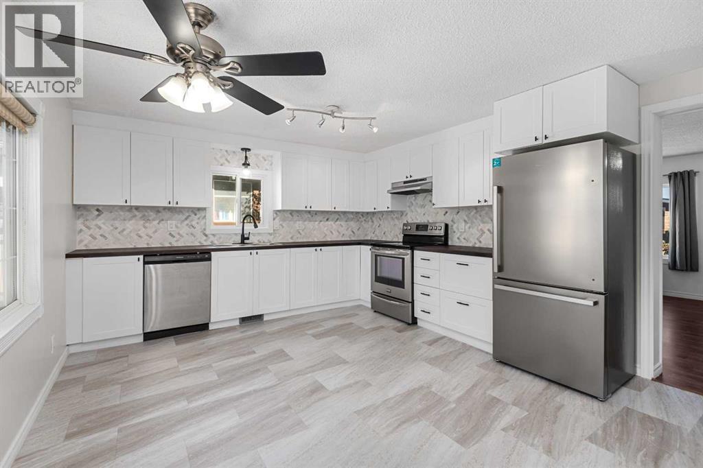 153 Big Hill Pl SE, Airdrie, AB T4A 1P9