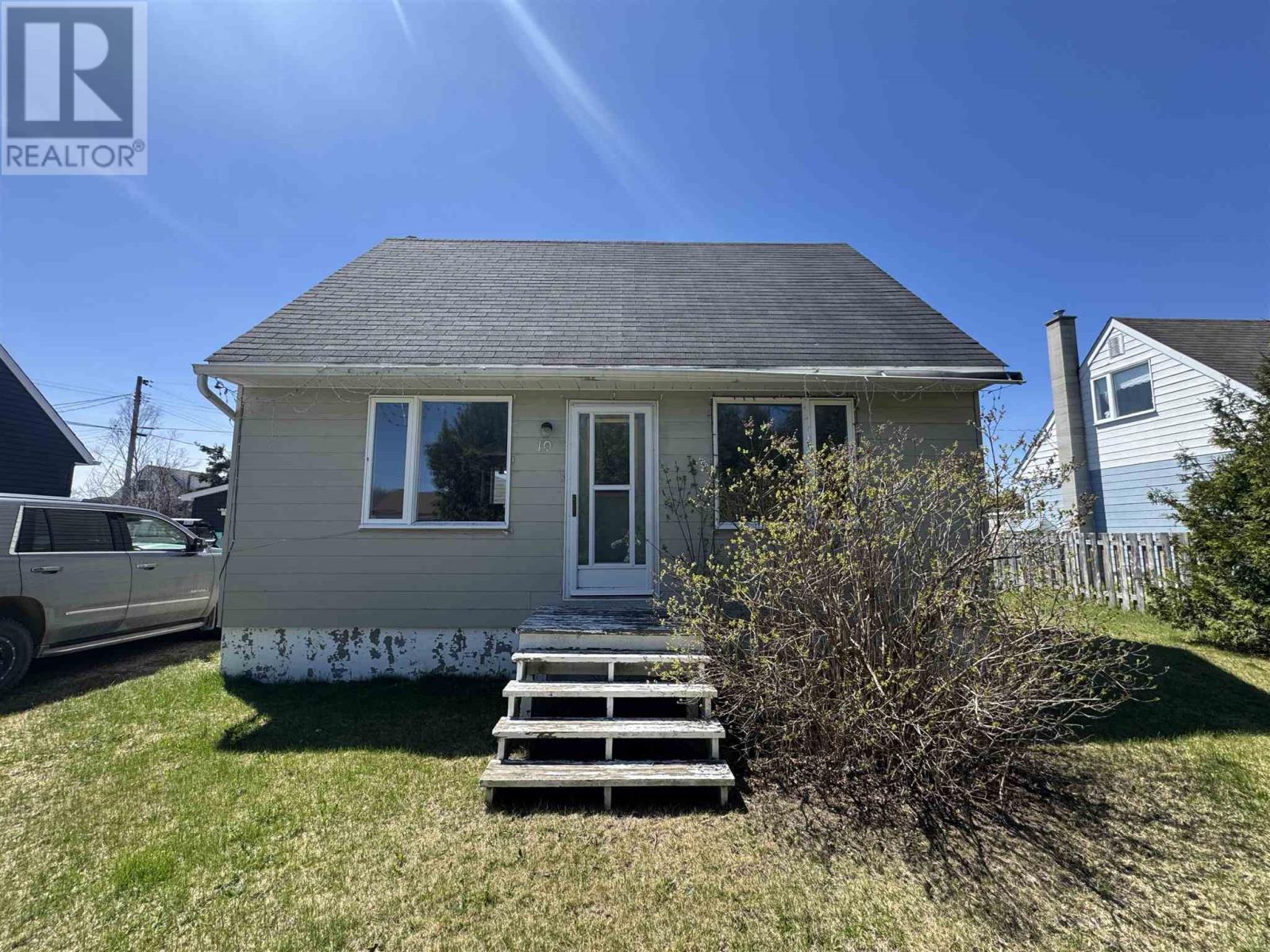 10 Kingfisher Pl, Manitouwadge, ON P0T 2C0