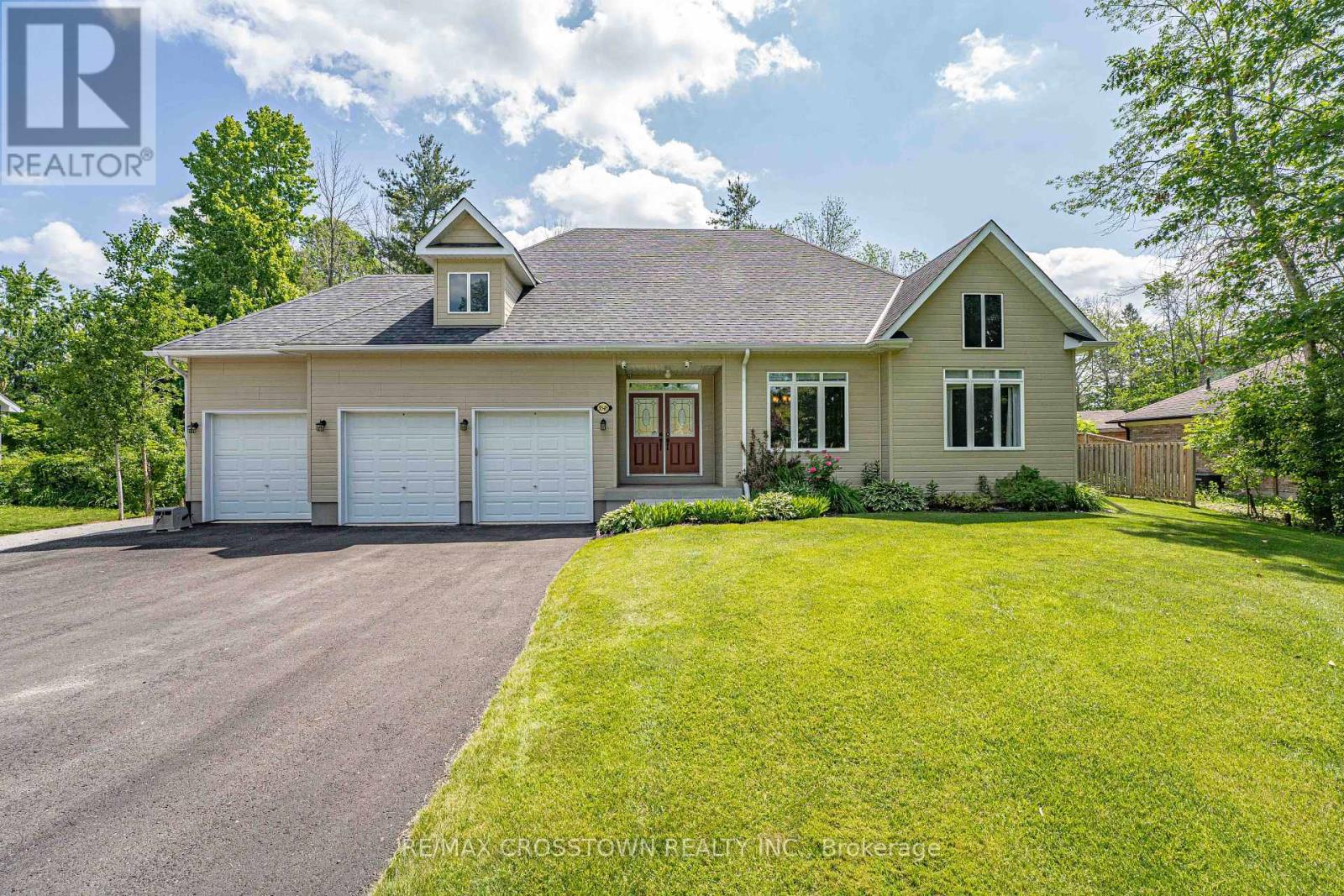 3545 Timberline Ave, Severn, ON L3V 0V8