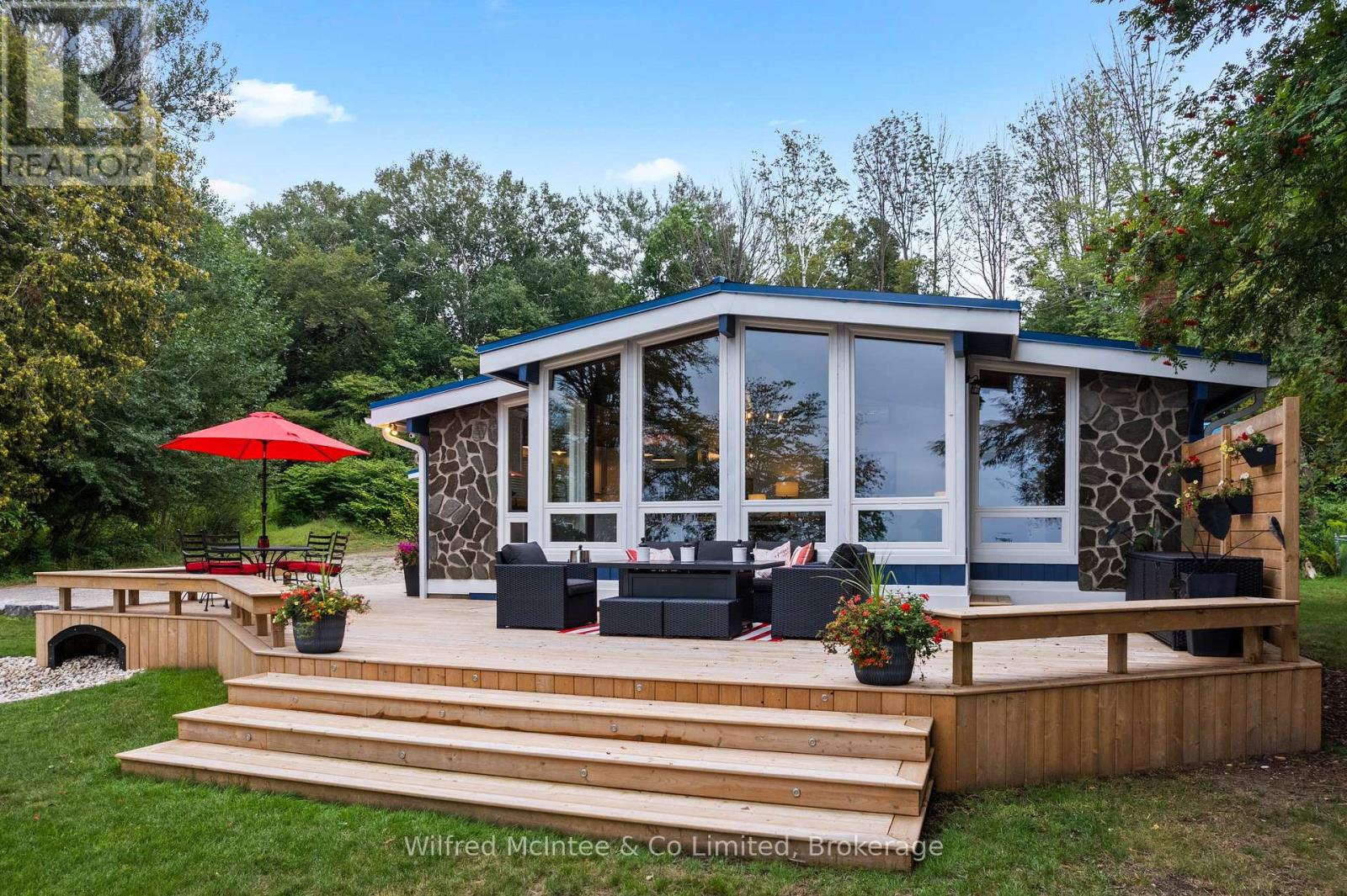 53 Goderich St, Kincardine, ON N2Z 2K8