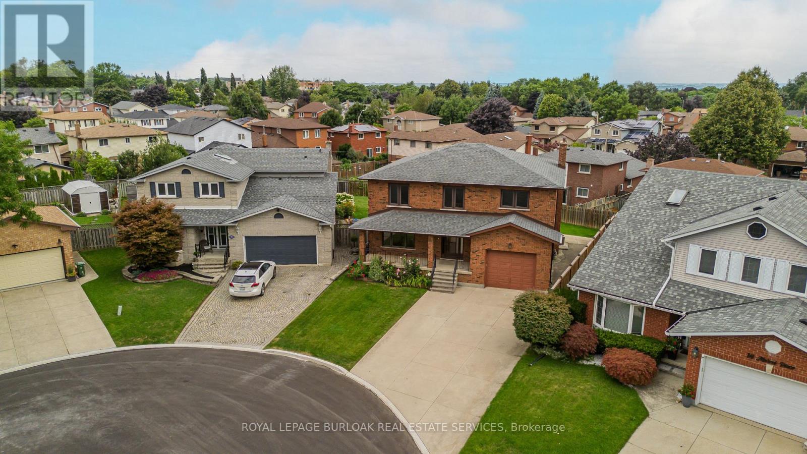 18 Marcel Pl, Hamilton, ON L9B 1W3