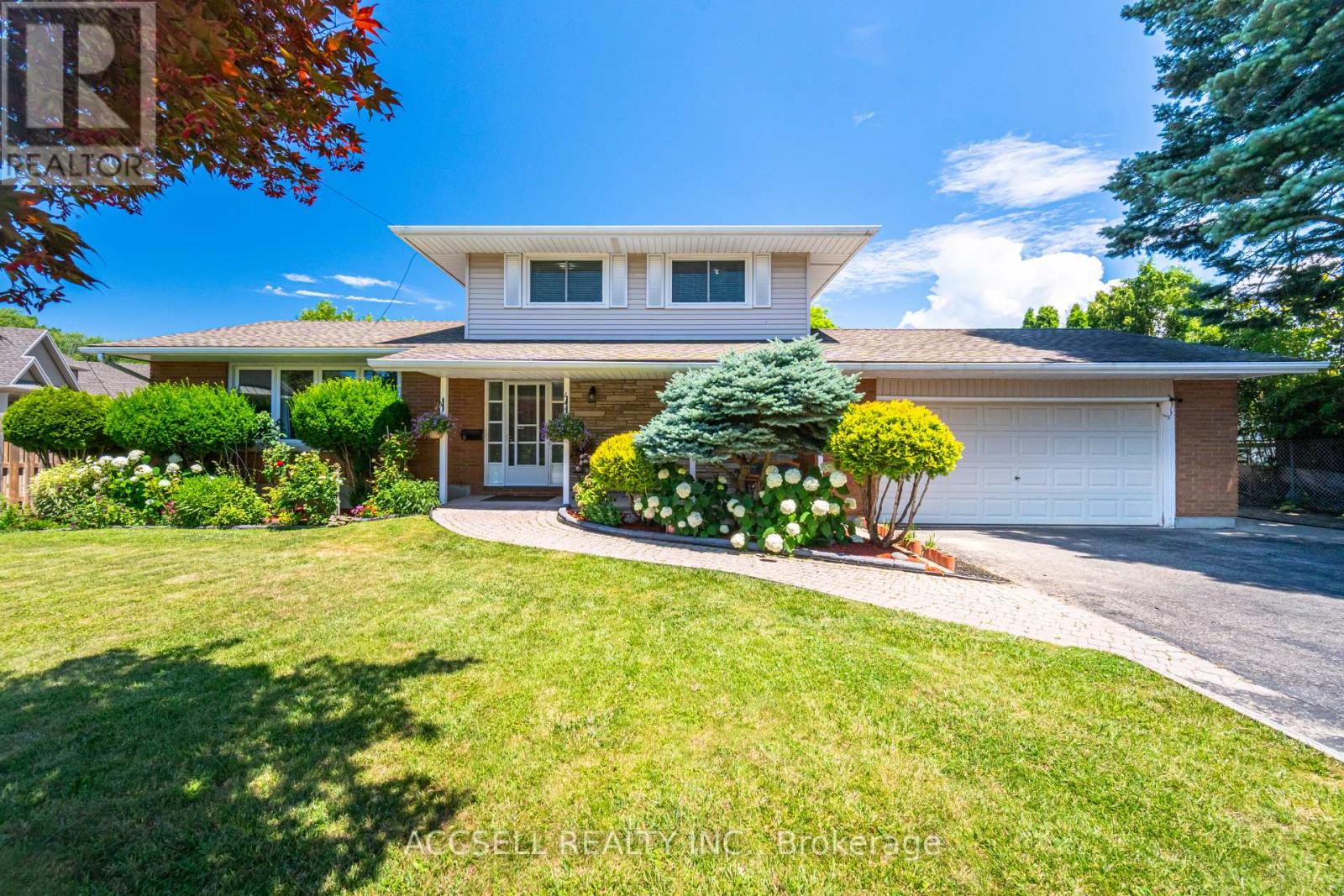 4 Tanner Cir, St. Catharines, ON L2N 3M9