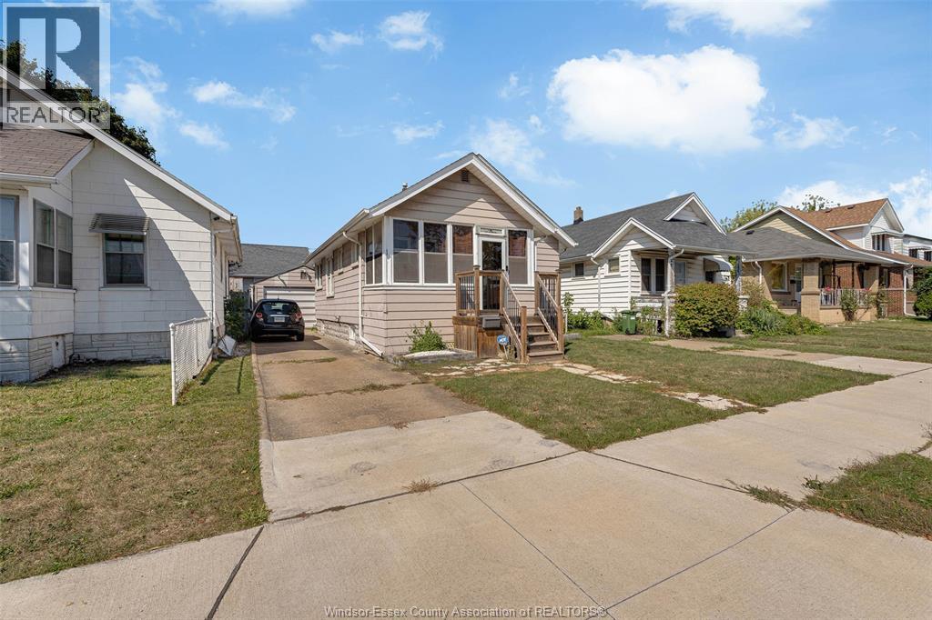 410 Foch, Windsor, ON N8X 2W1