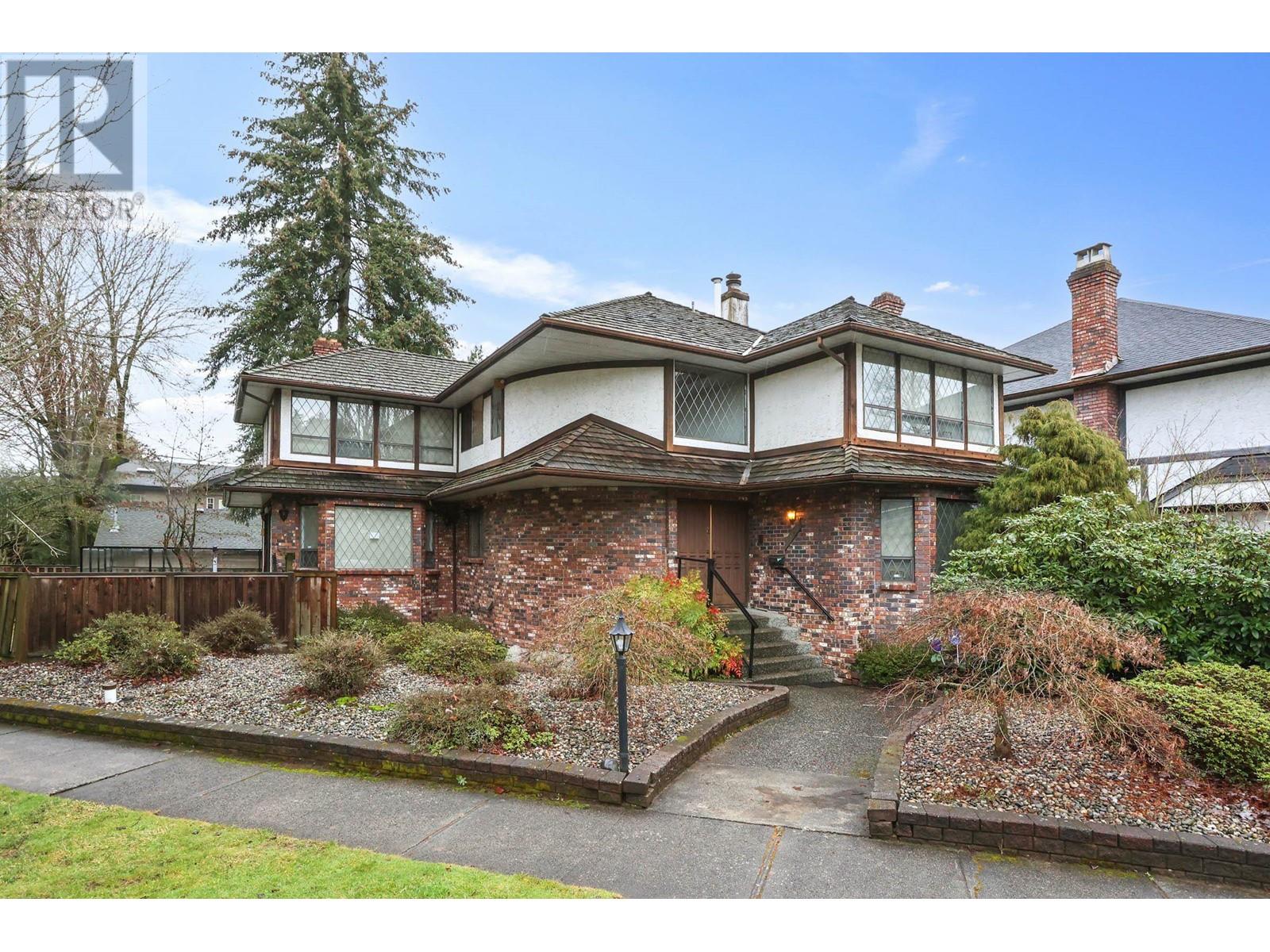 1091 Richelieu Ave, Vancouver, BC V6H 1S9