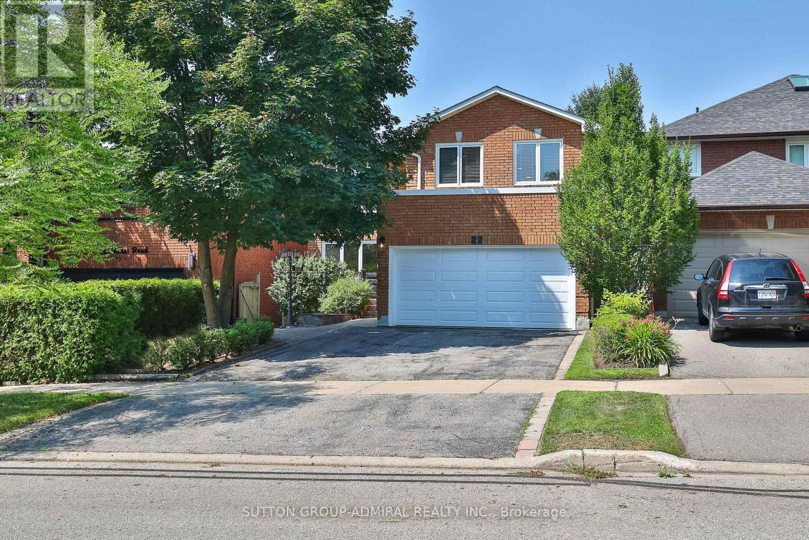 27 Green Acres Rd, Vaughan, ON L4J 4S2