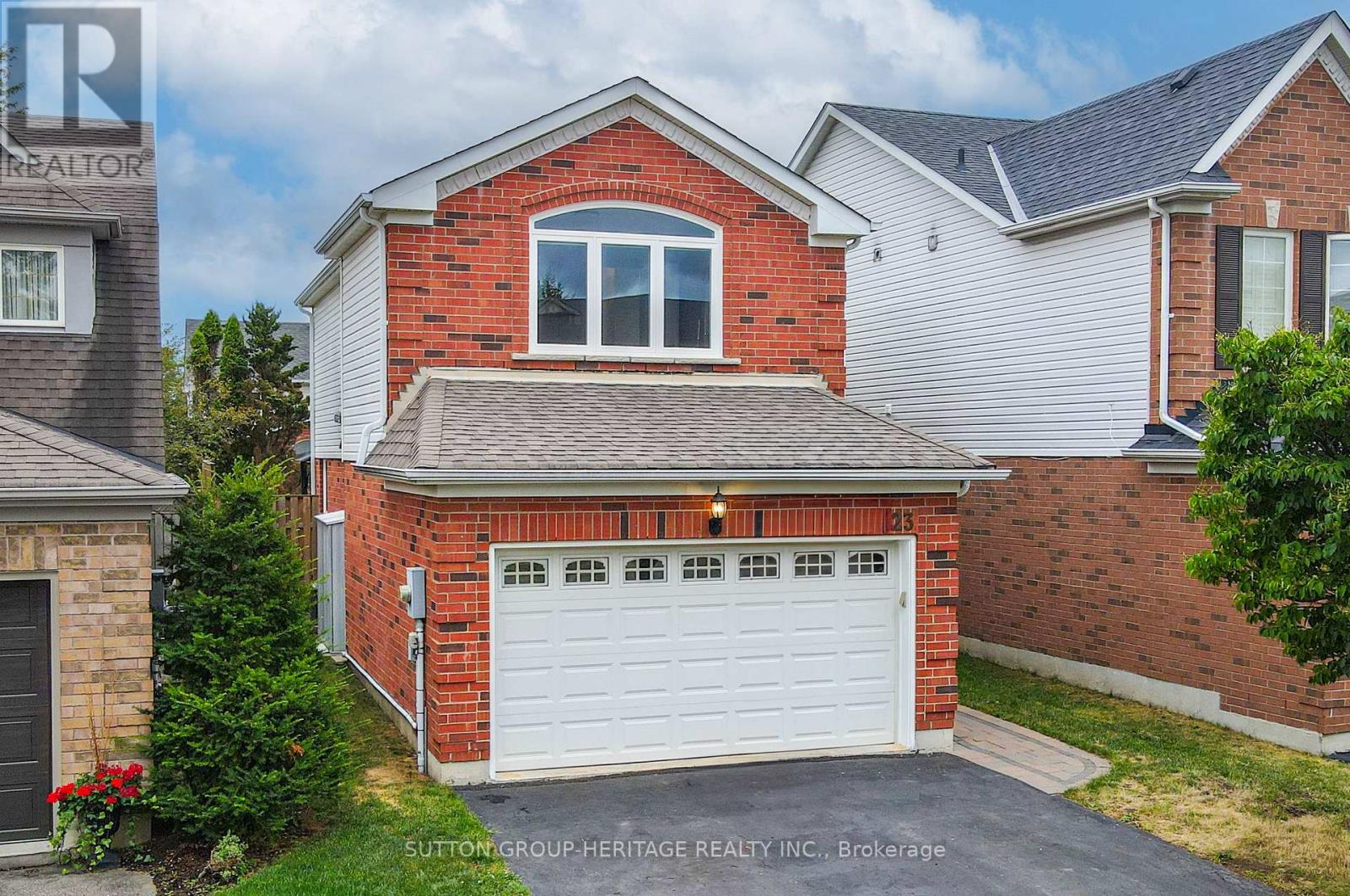 23 Blacksmith Ln, Whitby, ON L1P 1N1