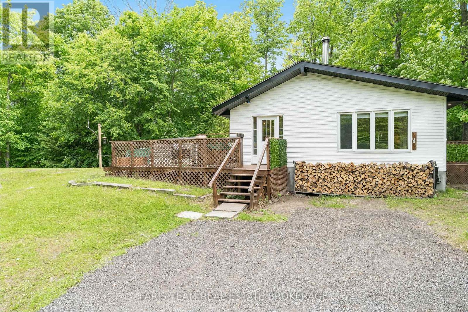 56 Meadows Ave, Tay, ON L0K 2C0