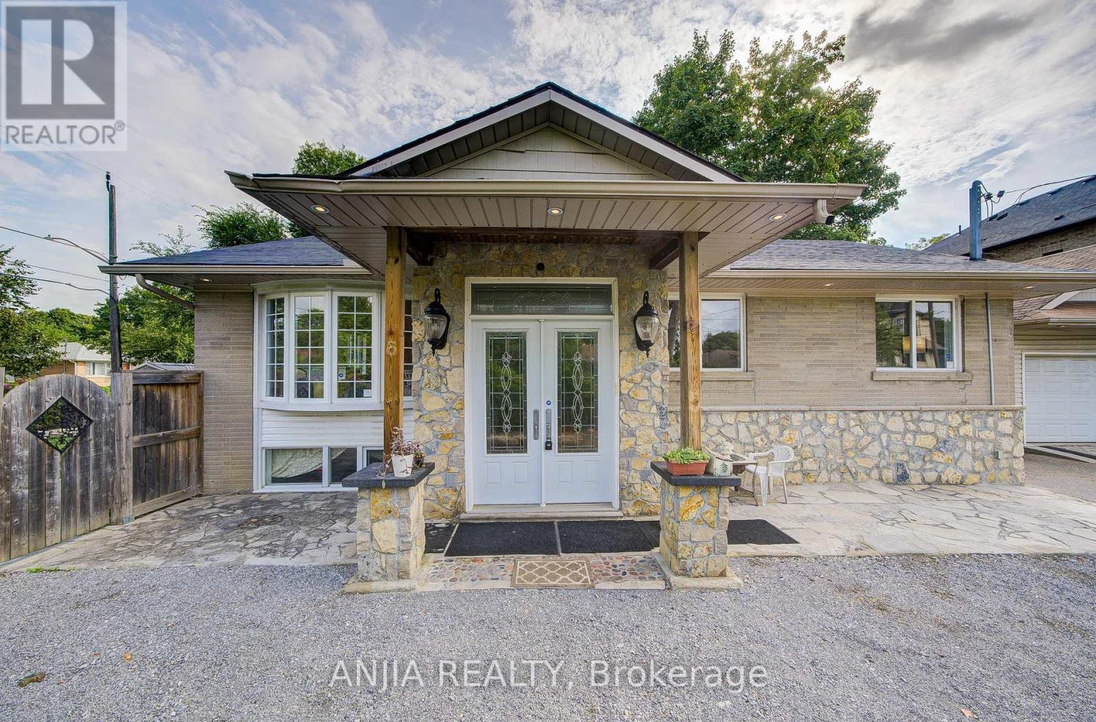 5 Beaverton Rd S, Richmond Hill, ON L4C 2H5