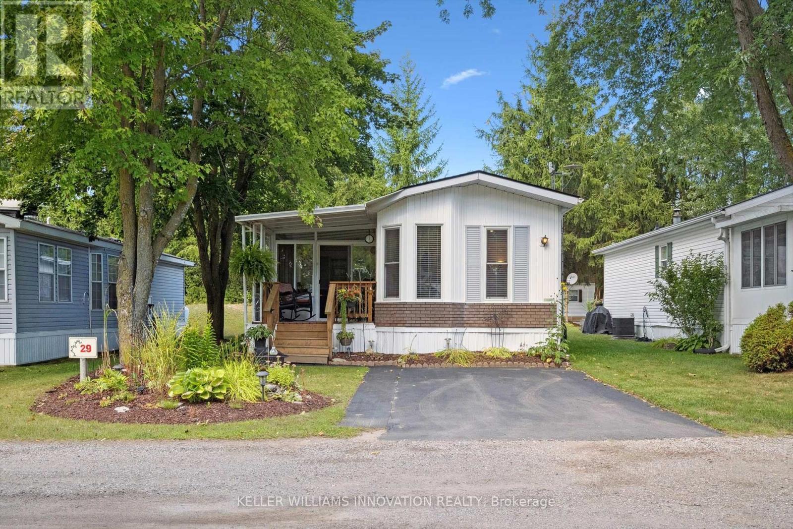 29 580 Beaver Creek Rd, Waterloo, ON N2V 3Z4
