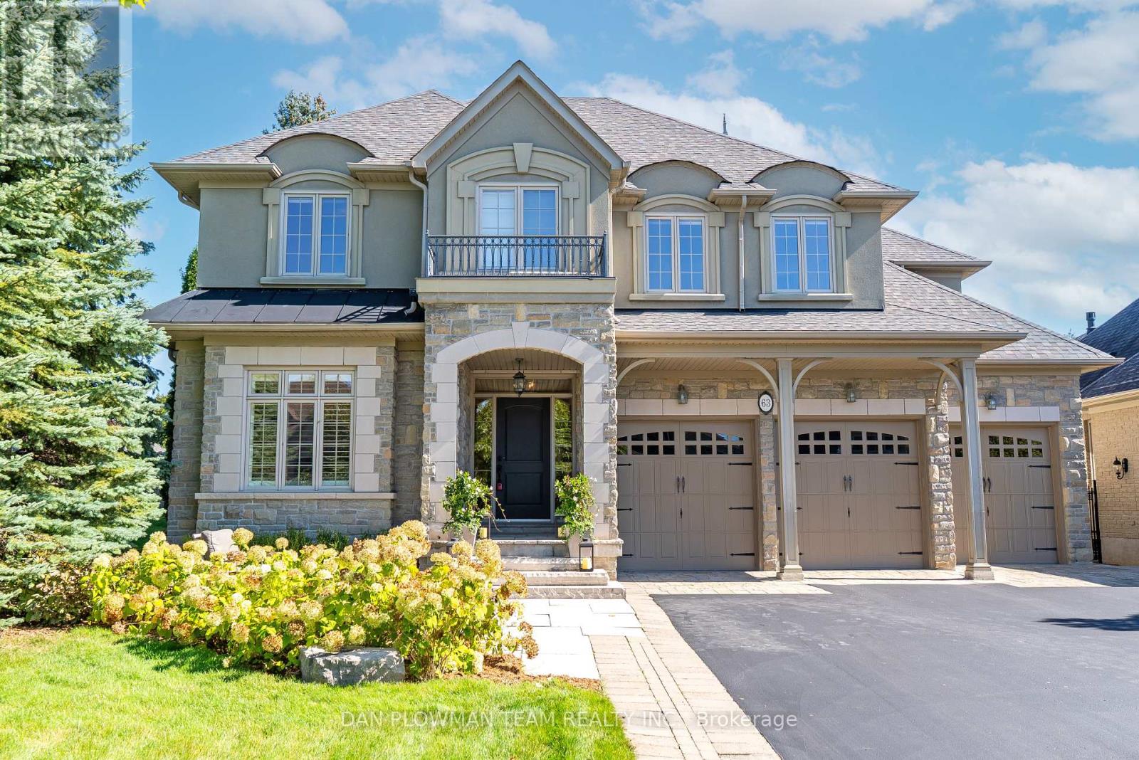 63 North St, Whitby, ON L1M 0C6