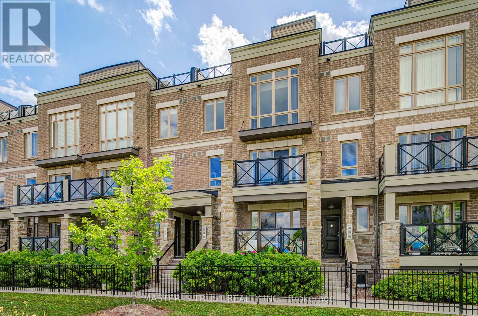 507 30 Dunsheath Way, Markham, ON L6B 1N3