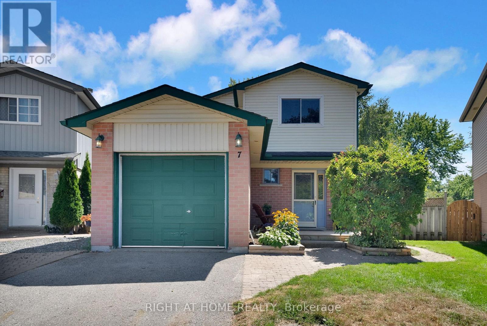 7 Hailey Ct, Clarington, ON L1C 3X5
