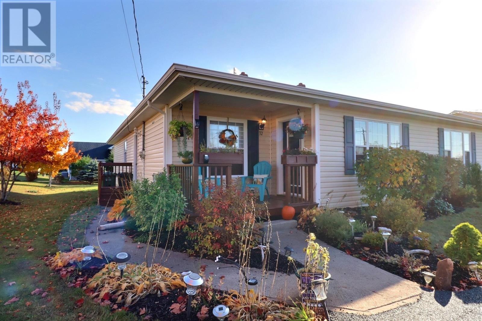 32 Parent St, Charlottetown, PE C1C 1R2