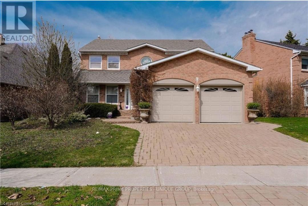 9 Longwater Chase, Markham Unionville, ON L3R 4A1