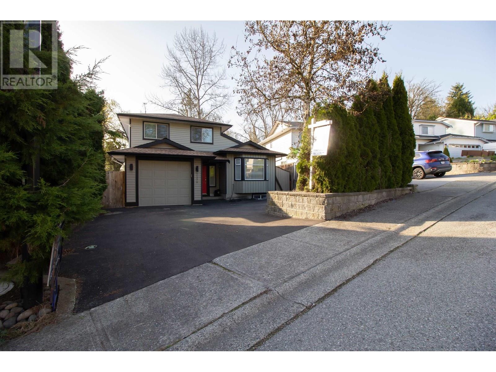 11279 Harrison St, Maple Ridge, BC V2X 9P6