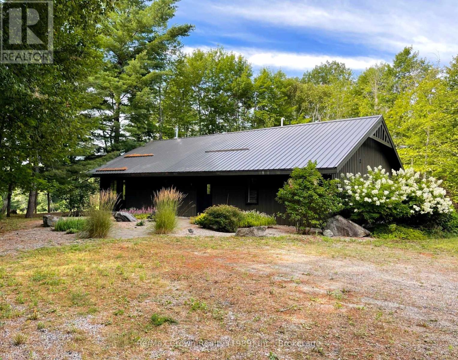 121 Lake Nipissing Rd, Nipissing, ON P0H 1W0