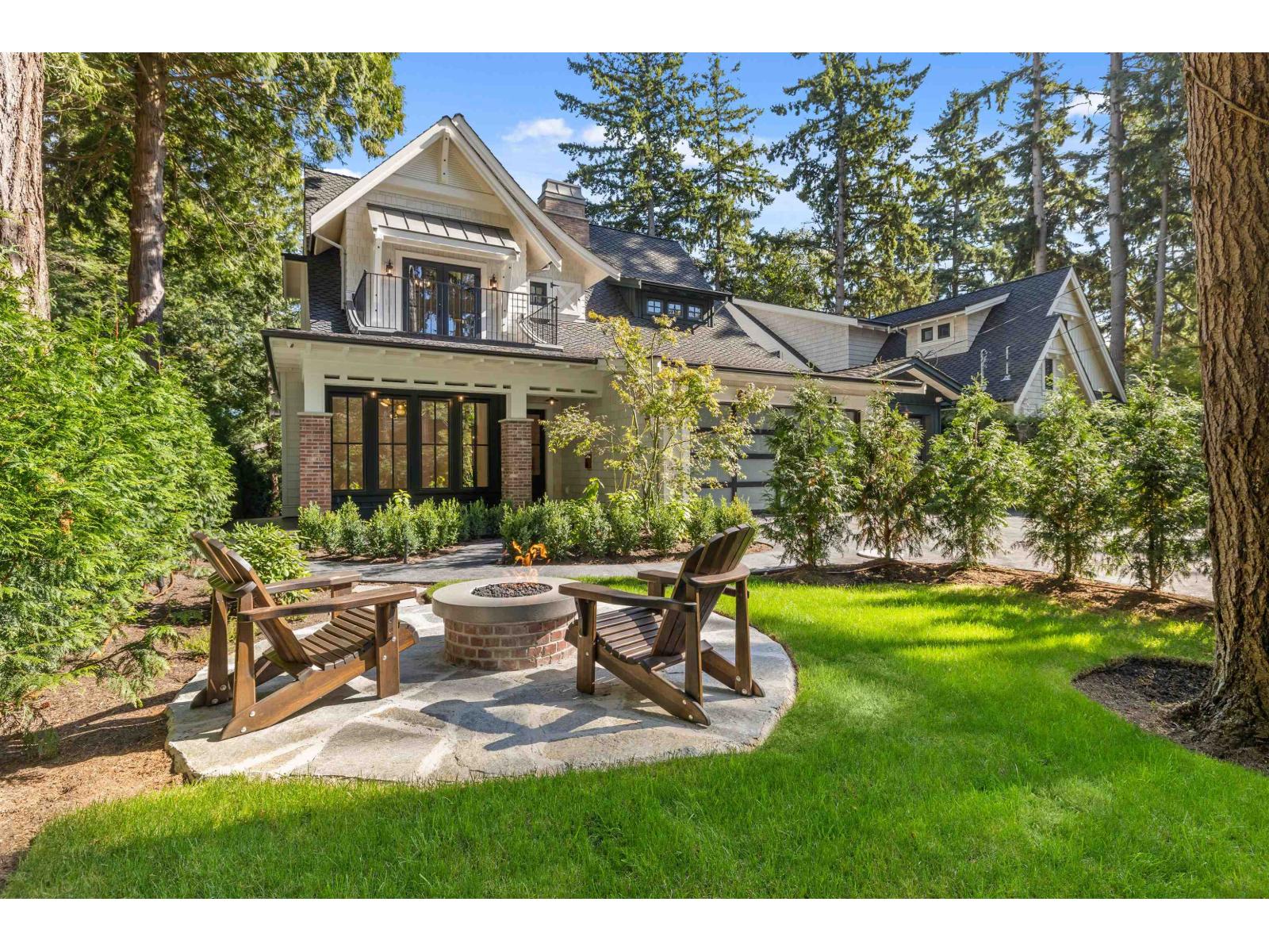 2422 Christopherson Rd, Surrey, BC V4A 5W2