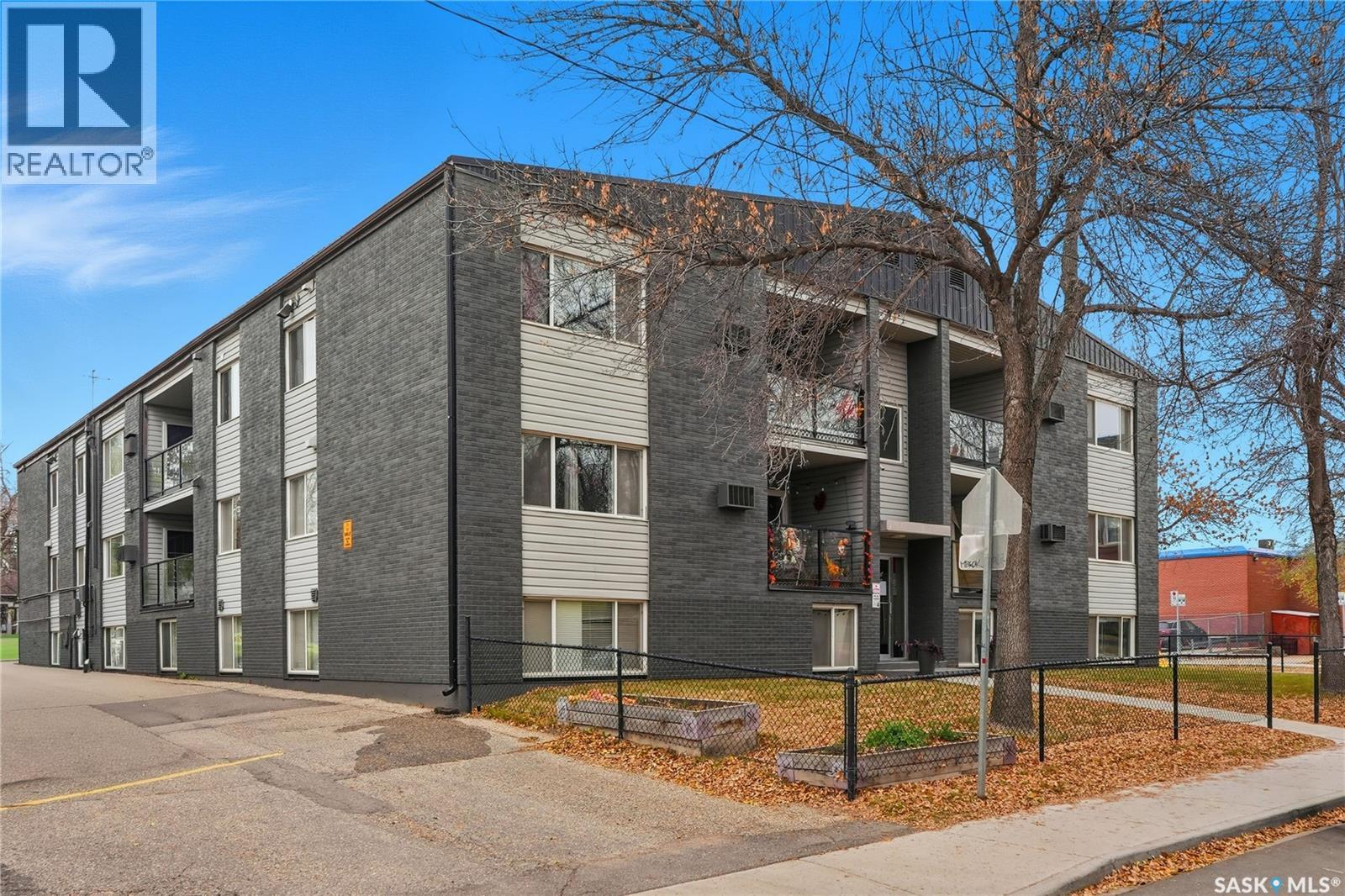 833 B Avenue N Unit 13, Saskatoon, SK S7L 1E5