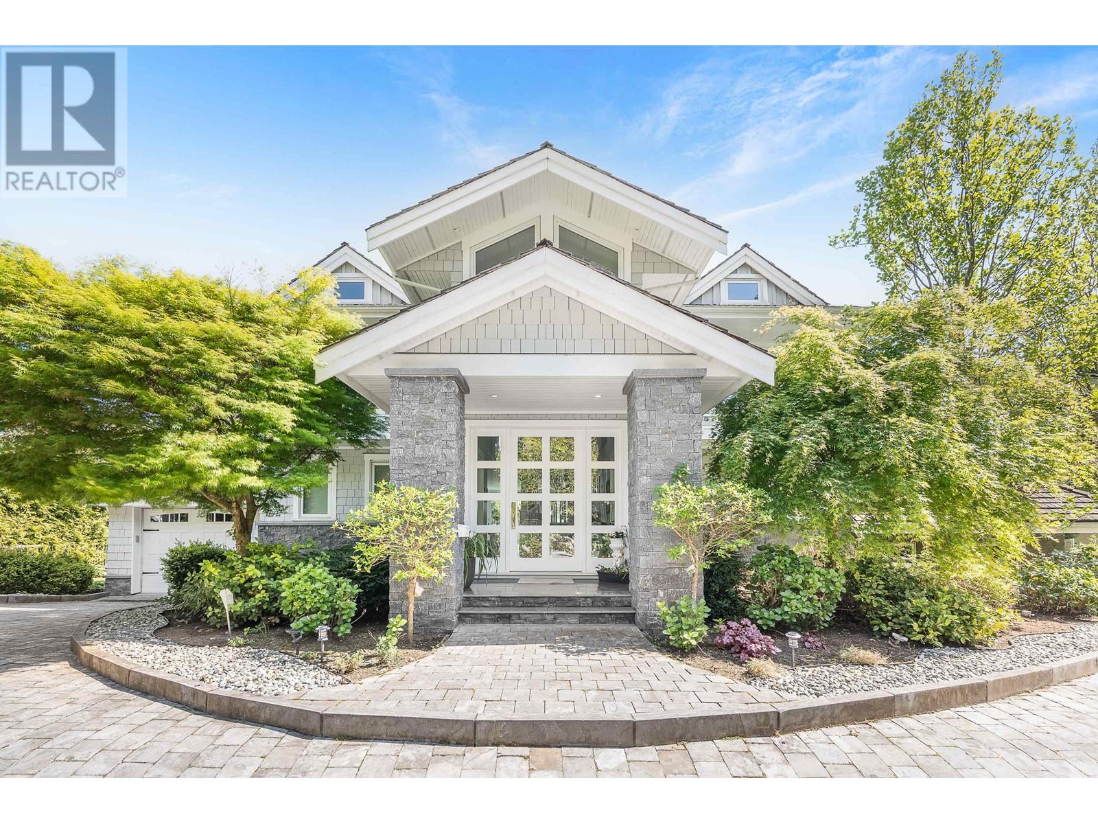 4710 Piccadilly S, West Vancouver, BC V7W 1E4