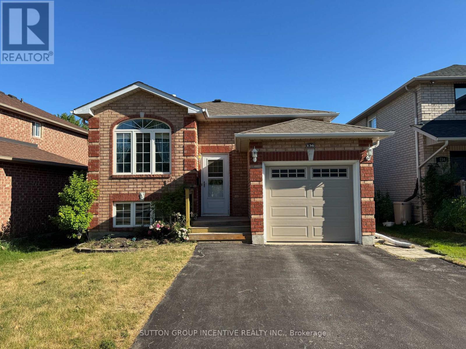 136 Nathan Cres, Barrie, ON L4N 0S6