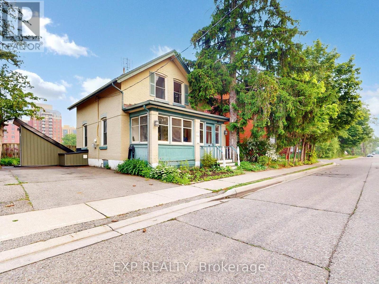 7 David St, Brampton, ON L6X 1J2