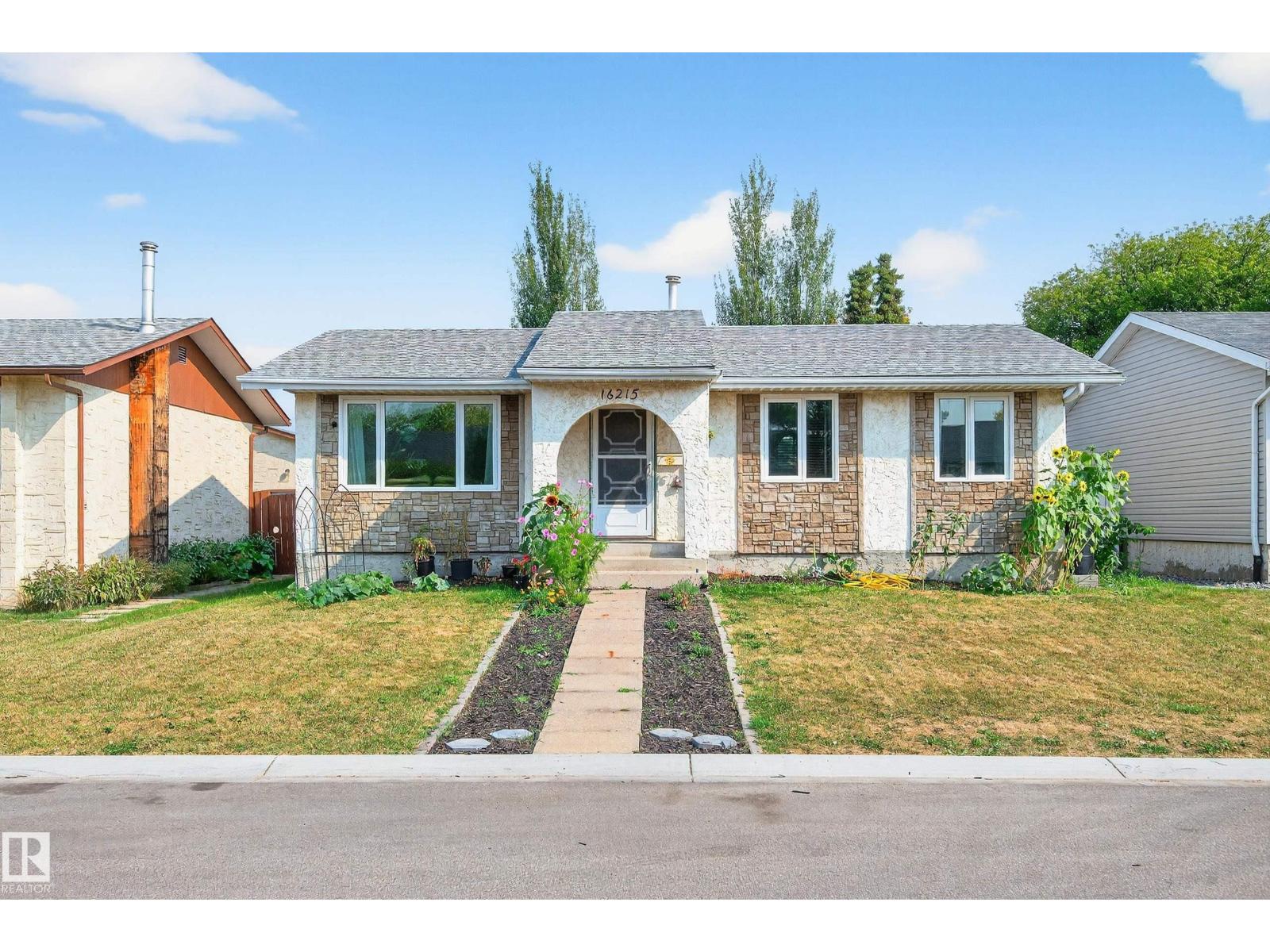 102 St Nw Unit 16215, Edmonton, AB T5X 2G8