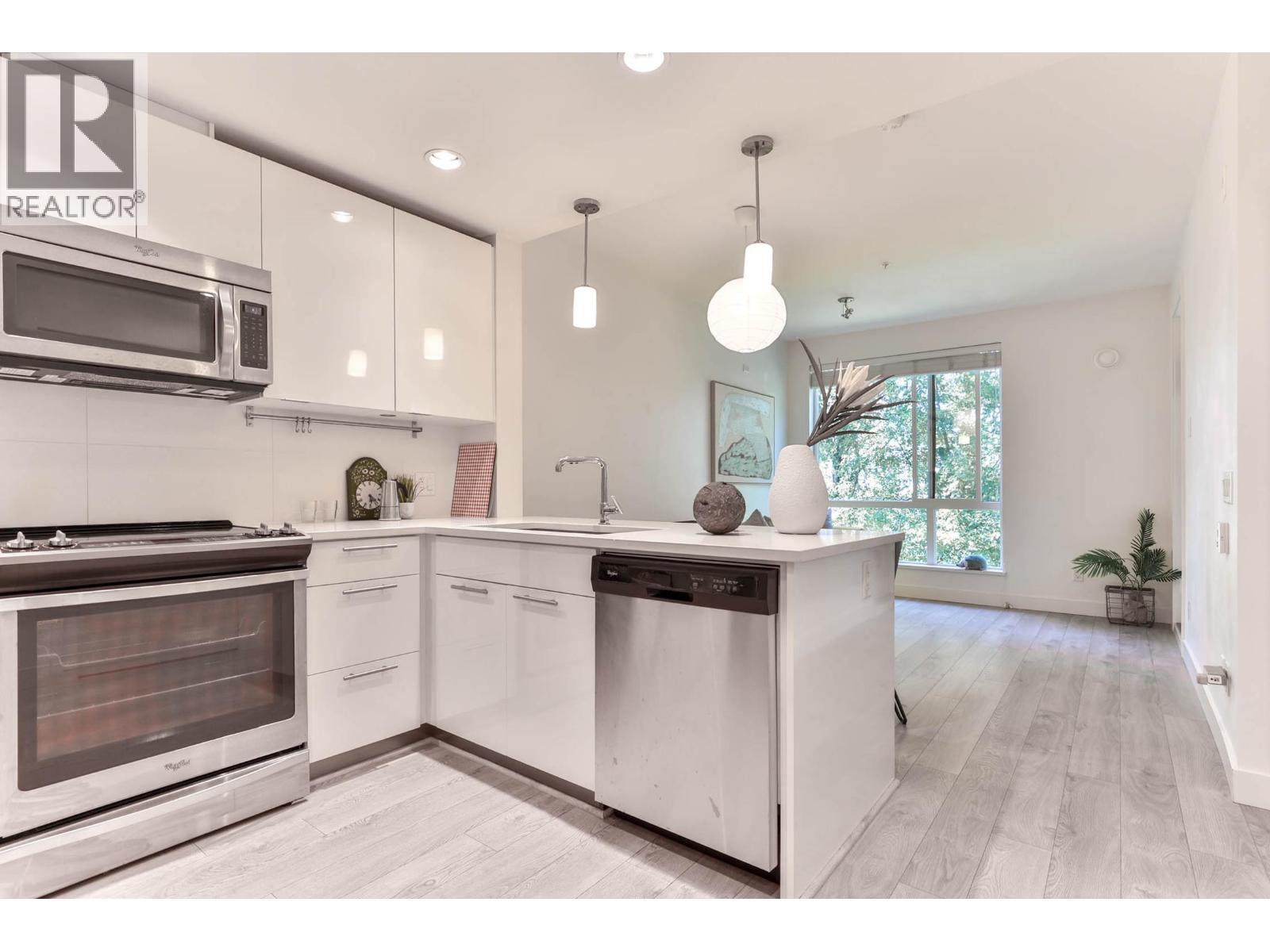 723 W 3rd Street Unit 527, North Vancouver, BC V7M 0E4