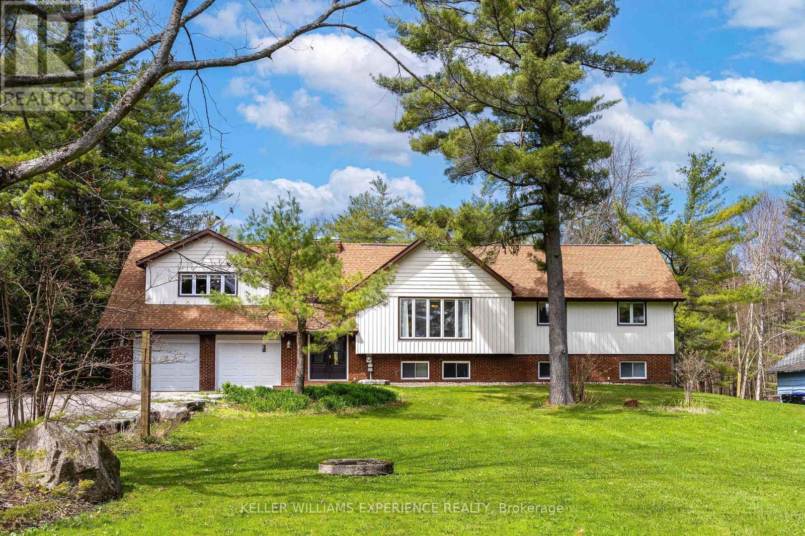 1936 Peninsula Point Rd, Severn, ON P0E 1N0